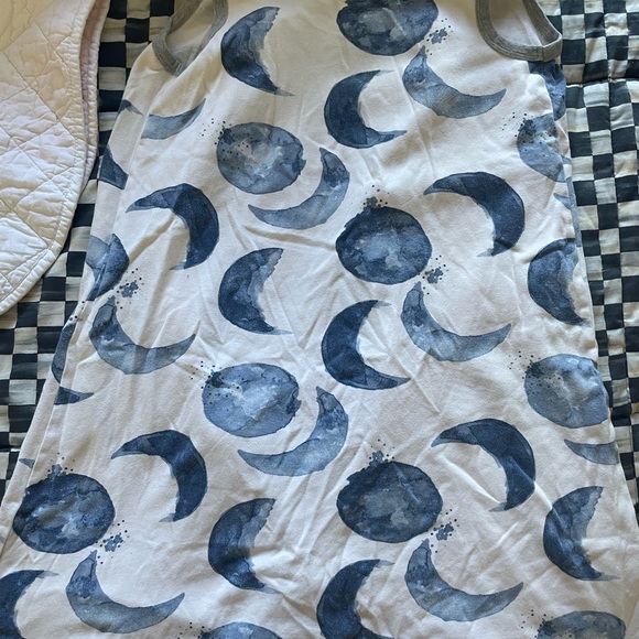 Bundle: Sleep Sack, Moses Basket liner & Muslin Cloth - Picture 5 of 9